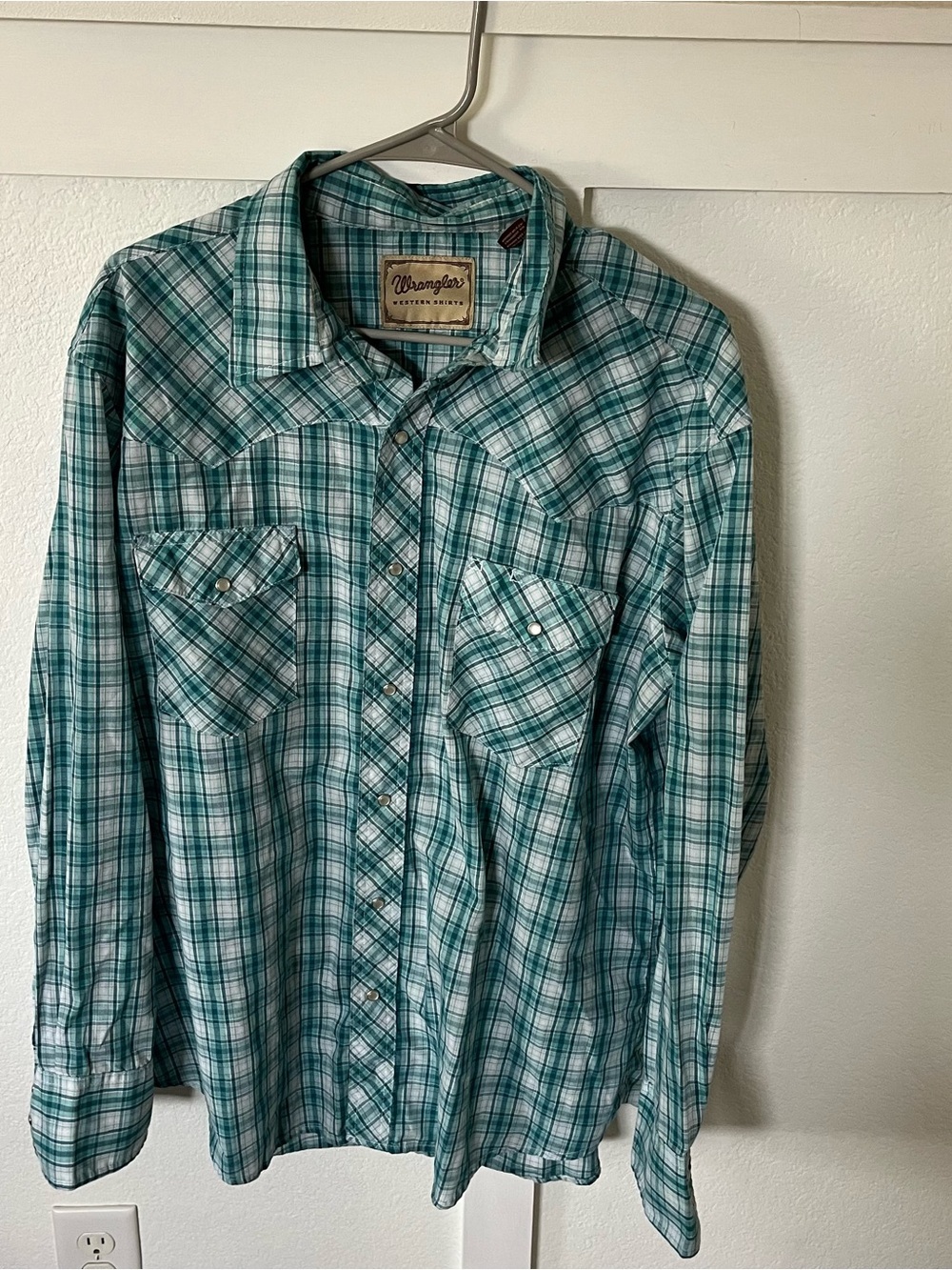 Wrangler Men's XL Plaid Western Button-down Shirt. - Picture 1 of 10